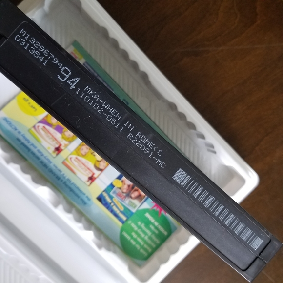 When in Rome Mary-Kate & Ashley Olsen (2002 VHS) - Picture 6 of 7